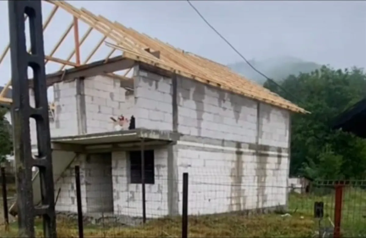 Structura de acoperiș pregătită pentru mansarda la o casă nouă